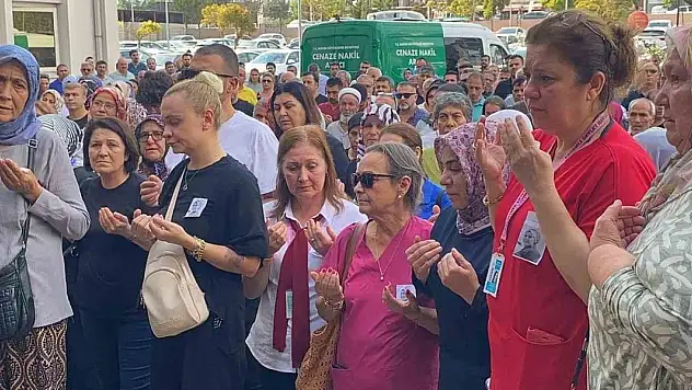 İkiz annesi hastane personeli hastalığa yenik düştü
