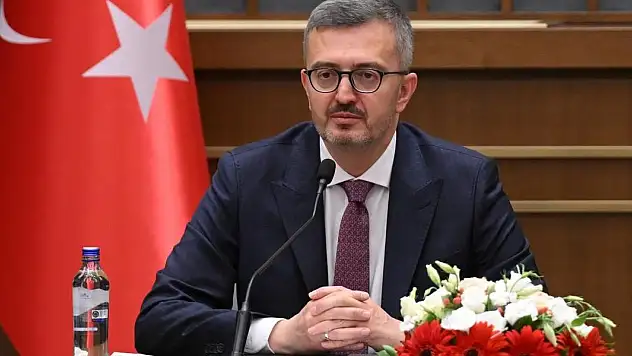 İletişim Başkanı Duran'dan Filenin Efeleri'ne tebrik