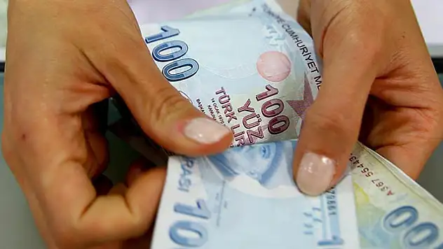 İlk kez burs ve öğrenim kredisi alacak öğrenciler için ödemeler başladı