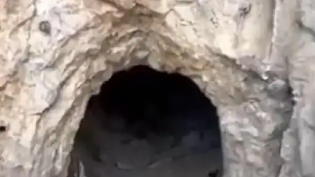 Irak'ın kuzeyinde teröristlerin kullanıldığı mağarada silah ve mühimmat ele geçirildi