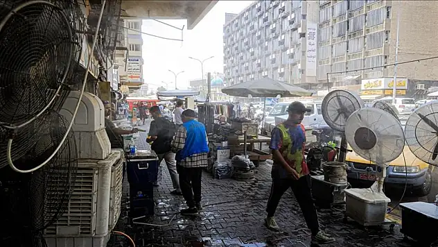 Irak'ta 46 dereceyi bulan hava sıcaklıkları vatandaşları olumsuz etkiliyor