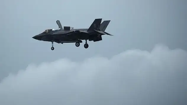 İran Devrim Muhafızları: Ülkenin orta kesimlerinde ABD'ye ait F-35 savaş uçağı düşürüldü