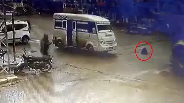İş makinesinin çarptığı kadın öldü kaza kamerada