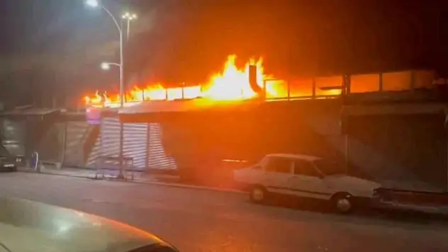 İş yeri küle döndü