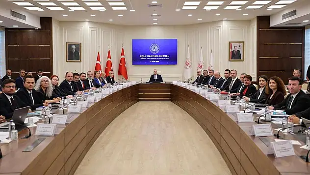 İşçi, işveren ve hükümet 'asgari ücret' gündemiyle toplanacak
