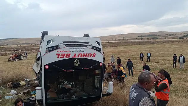 İşçi servisi devrildi: 28 yaralı