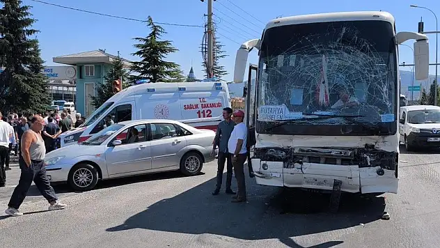 İşçi servisi LPG yüklü tankere çarptı: 35 yaralı