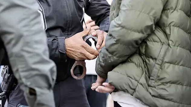 İşgal altındaki Batı Şeria'da 20 Filistinli gözaltına alındı