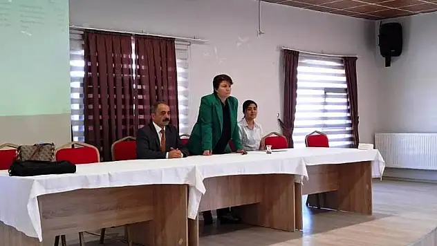 İşkur'dan Yunak Milli Eğitim Çalışanlarına İUP Eğitimi