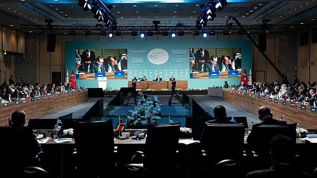 İslam İşbirliği Teşkilatı İran Özel Oturum'u İstanbul'da başladı