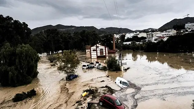 İspanya'da sel felaketi: En az 51 ölü