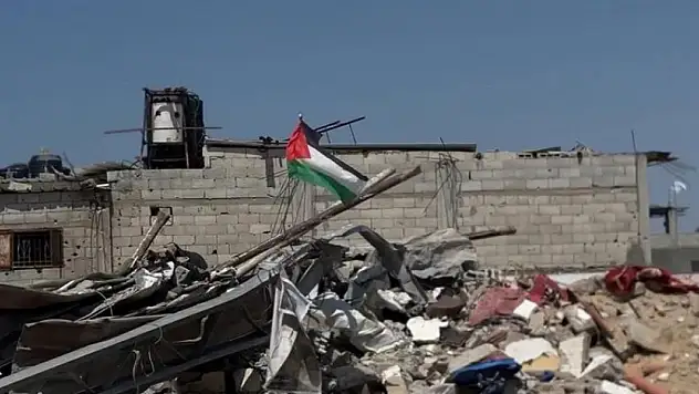 İsrail ordusu Gazze'de bir evi bombaladı, 29 Filistinli hayatını kaybetti