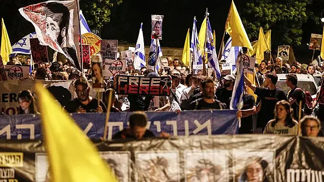 İsrail'de hükümet karşıtı protestocular sokaklara indi