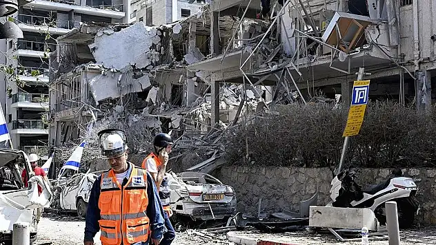 İsrail'de İran saldırısıyla açıklanan olağanüstü hal kısıtlamaları uzatıldı