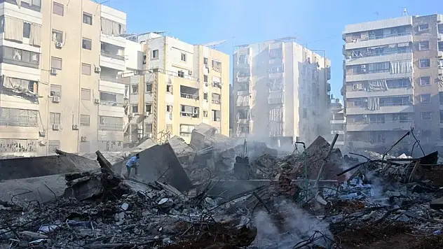 İsrail'in Lübnan'a kara ve havadan saldırısı sürüyor