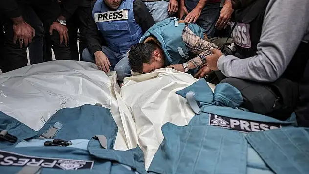 İsrail'in saldırıları altındaki Gazze'de öldürülen gazetecilerin sayısı 169'a çıktı