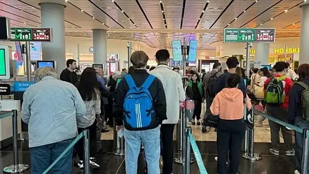 İstanbul Havalimanı'ndan dün 1512 uçuşla 222 bin yolcu seyahat etti