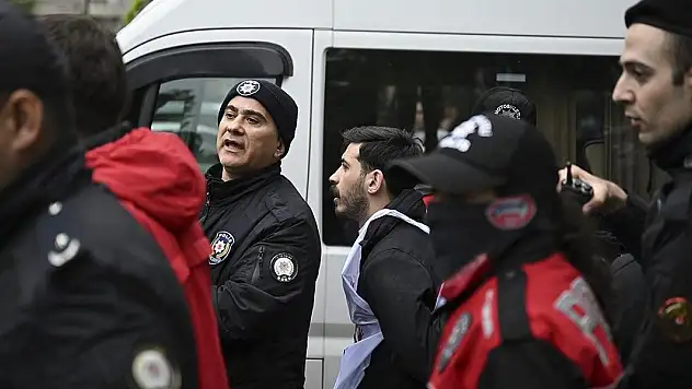 İstanbul'da 1 Mayıs'ta Taksim'e yürümek isteyen gruplara izin verilmedi