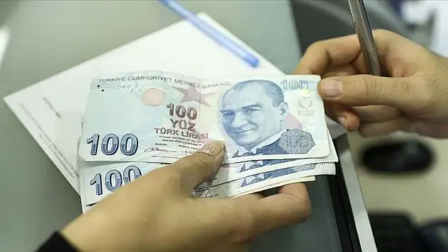 İşte 100 bin liranın aylık yeni faiz getirisi. Parası olan havalara uçacak