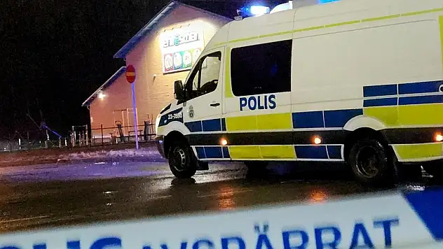 İsveç'te okula yapılan silahlı saldırıda yaklaşık 10 kişi öldü