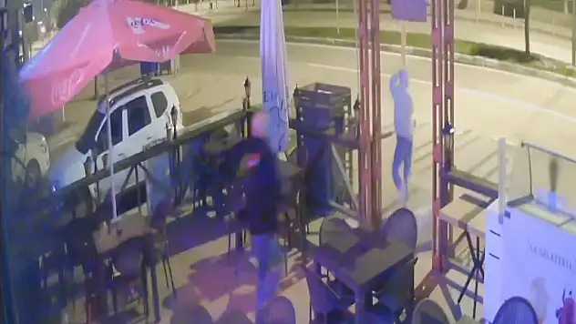 İşyerine defalarca giren hırsızı sopayla kovaladı