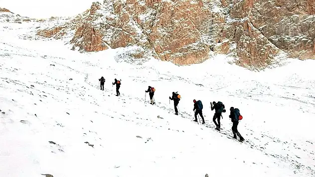 İtalya'da kaybolan 2 dağcının cesedine 5 gün sonra ulaşıldı