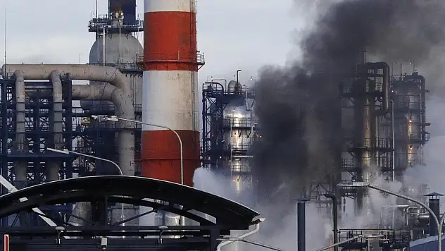 İtalya'da petrol rafinerisindeki patlamada ölenlerin sayısı 5'e çıktı