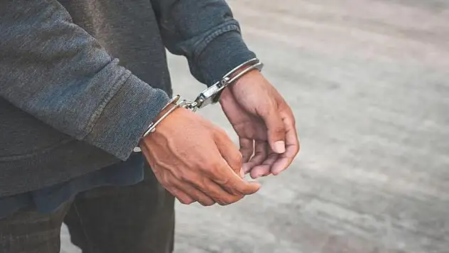 İzmir merkezli 3 ilde FETÖ operasyonu: 6 gözaltı