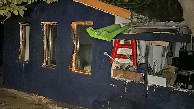İzmir'de bir evde yangın: 5 kardeş hayatını kaybetti