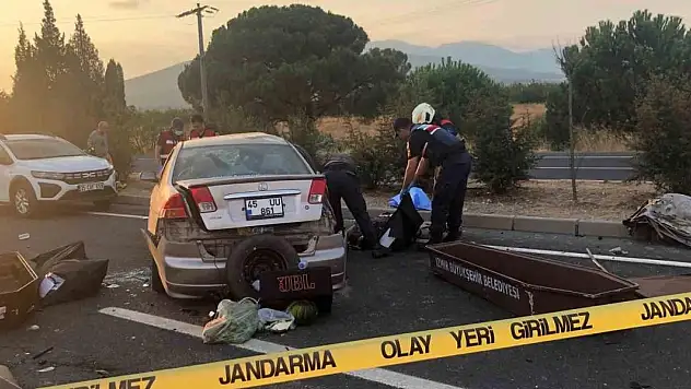 İzmir'de feci kaza: 2 ölü, 3 ağır yaralı