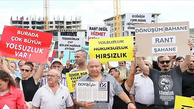 İzmir'de kentsel dönüşüm projesi hak sahipleri eylem yaptı