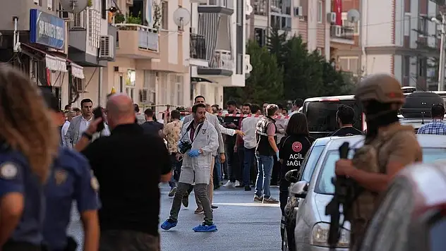 İzmir'de polis merkezine silahlı saldırı: 2 şehit