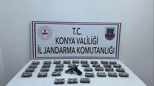 Jandarma Konya'da uyuşturucu sevkiyatını çökertti! 3 şüpheli tutuklandı!