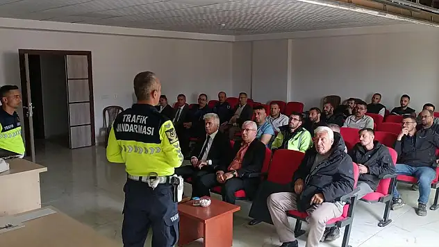 Jandarmadan belediye personeline trafik eğitimi