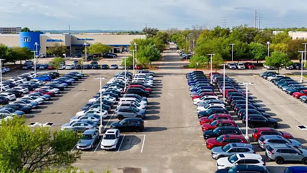 Japon otomobil üreticileri Honda ve Nissan birleşmeyi değerlendiriyor