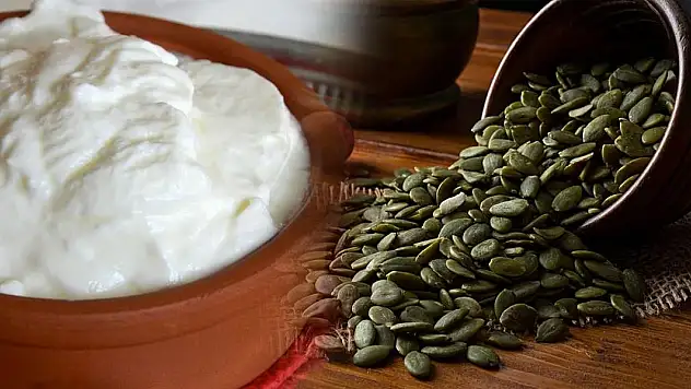 Kabak çekirdeğini yoğurtla yemek gerekiyormuş! Faydasını duyan vazgeçemiyor
