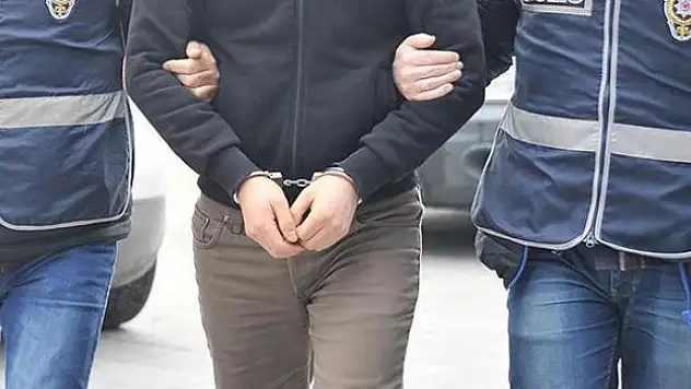 Kaçakçılık operasyonunda 3 kişi yakalandı! Üzerlerinden öyle şeyler çıktı ki...