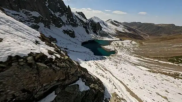 Kaçkar'ın kalpli gölünde aksiyon dolu uçuş