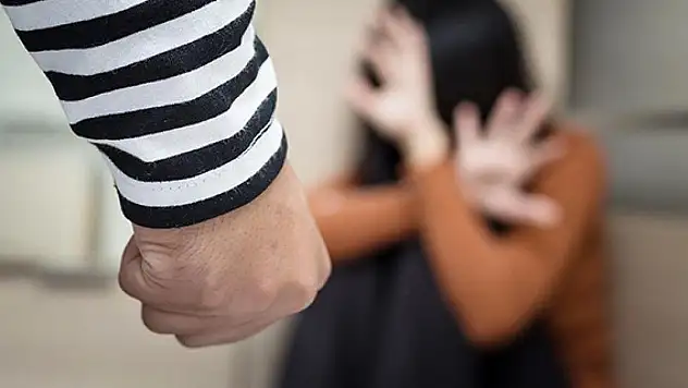 Kadına yönelik şiddetle mücadelede medyanın dili konuşuldu