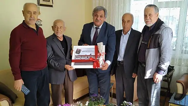 Kadınhanı'nda görev yapmış emekli öğretmenlere vefa ziyareti