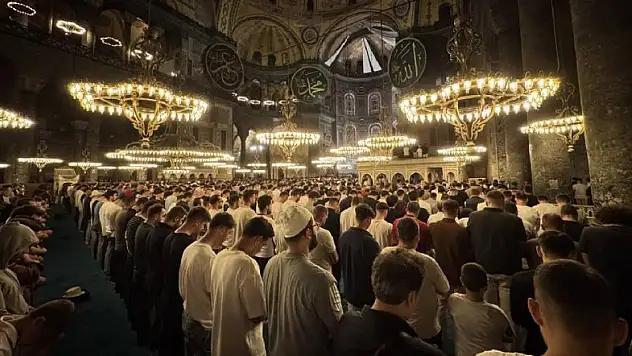 Kadir Gecesi yarın idrak edilecek