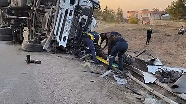 Kahreden kaza! İlk kazaya yardıma giderken araç çarptı