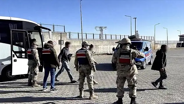 Kalkan-33 operasyonlarında 115 göçmen kaçakçılığı organizatörü yakalandı