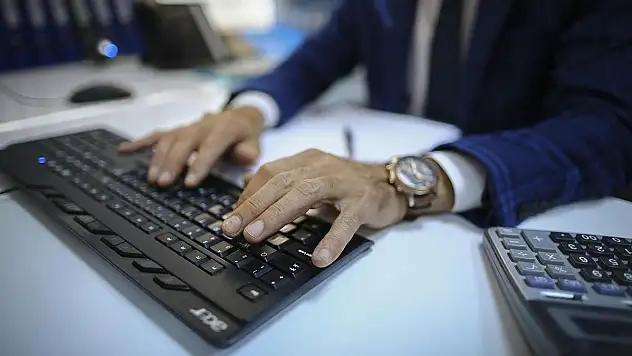 Kamu personeline gelecek yıl 4,9 trilyon lira ödeme yapılacak