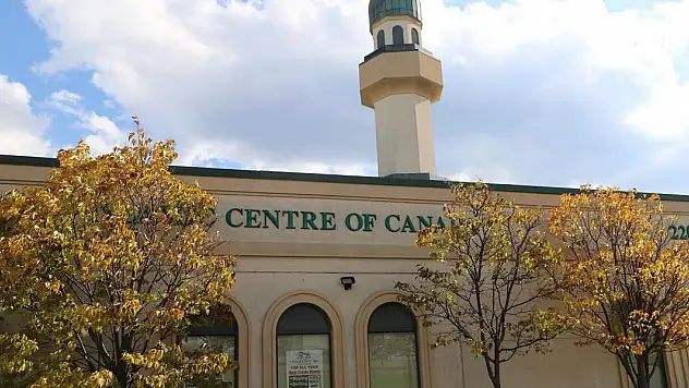 Kanada'da camideki bıçaklı saldırıda 3 kişi yaralandı