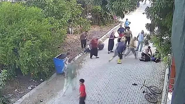 Kanlı miras kavgasında yeni görüntüler: Baba, oğullarını sopayla dövüp böyle ateş etti