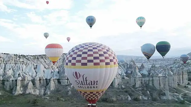 Kapadokya'da yeryüzü de gökyüzü de doldu