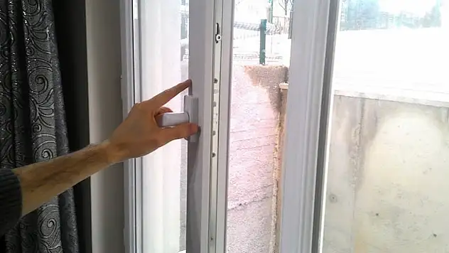 Kapı ve pencerelerinizi sıkı sıkı kapatın! Konya'da tedbirsiz dışarı çıkmayın!