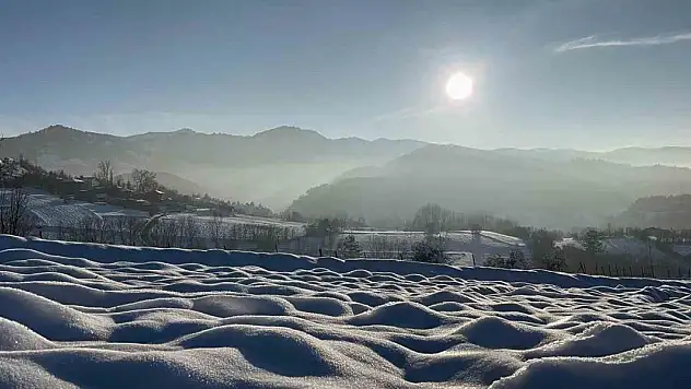 Kar ve sisin buluştuğu Ilgaz Dağı mest etti