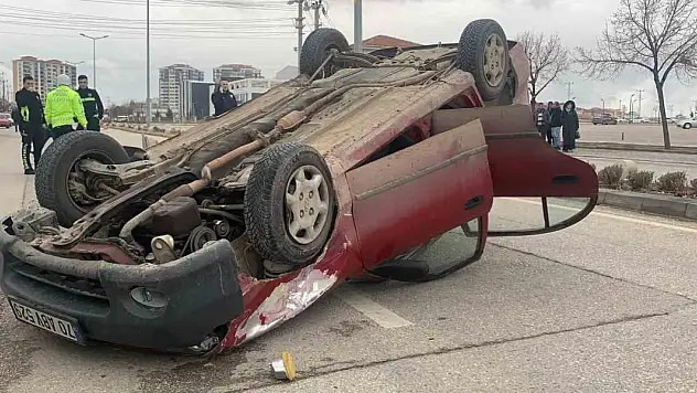Karaman'da takla atan otomobilin sürücüsü yaralandı